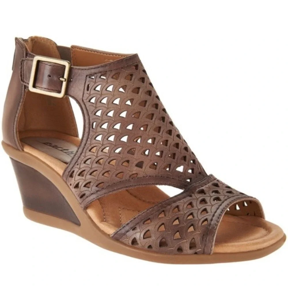 Earth Danae Leather Peep Toe Wedge Sandals Zip Buckle Comfort Shoes Beige 10B